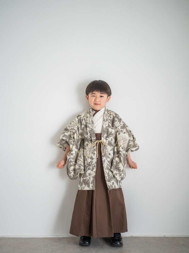 スタジオで撮影した5歳男の子の七五三記念写真